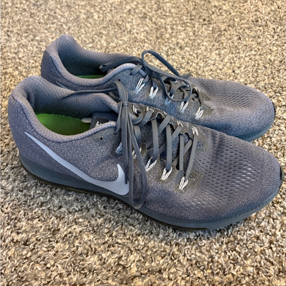 Nike Men's size 13 zoom all around grey shoes